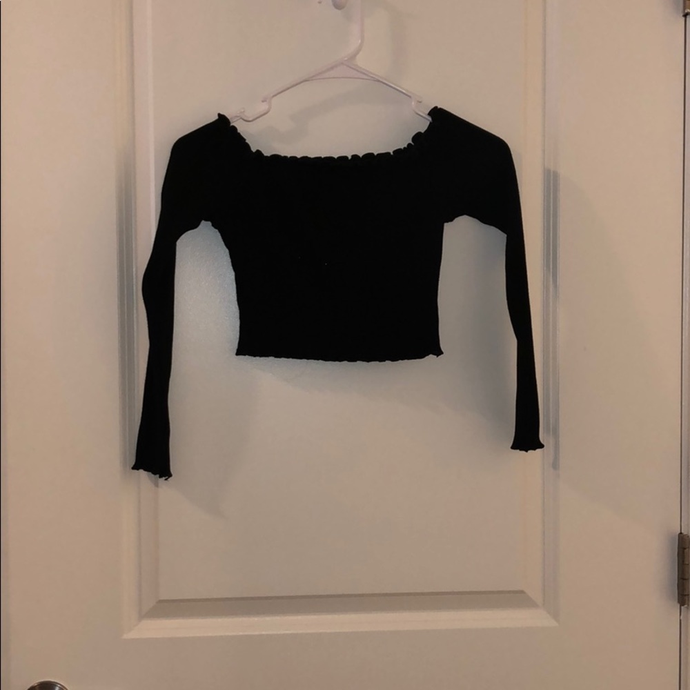 Black Long sleeve off-shoulder Crop